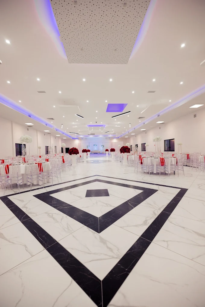 Salle Bellagio vide vue panoramique